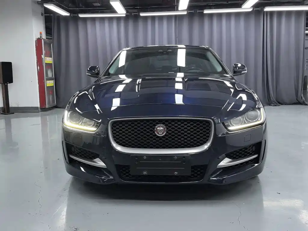 Jaguar XE — миниатюра 2