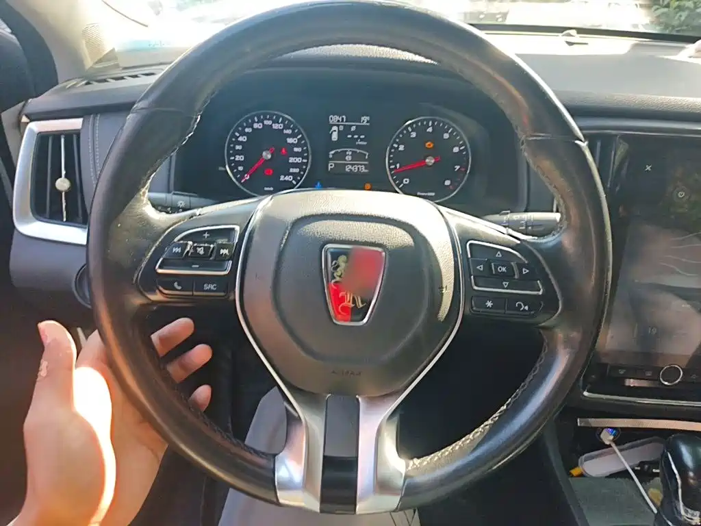 Roewe i6 Classic — миниатюра 11