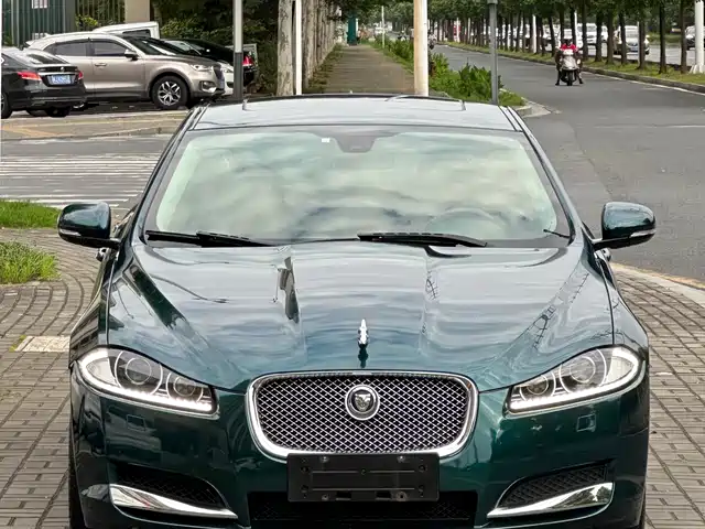 2013 Jaguar XF