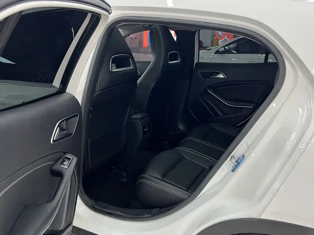 Mercedes-Benz GLA 2018 GLA 200 Fashion
