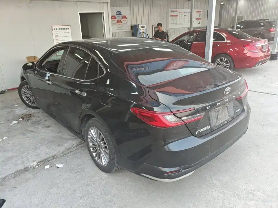 Toyota Camry — миниатюра 7