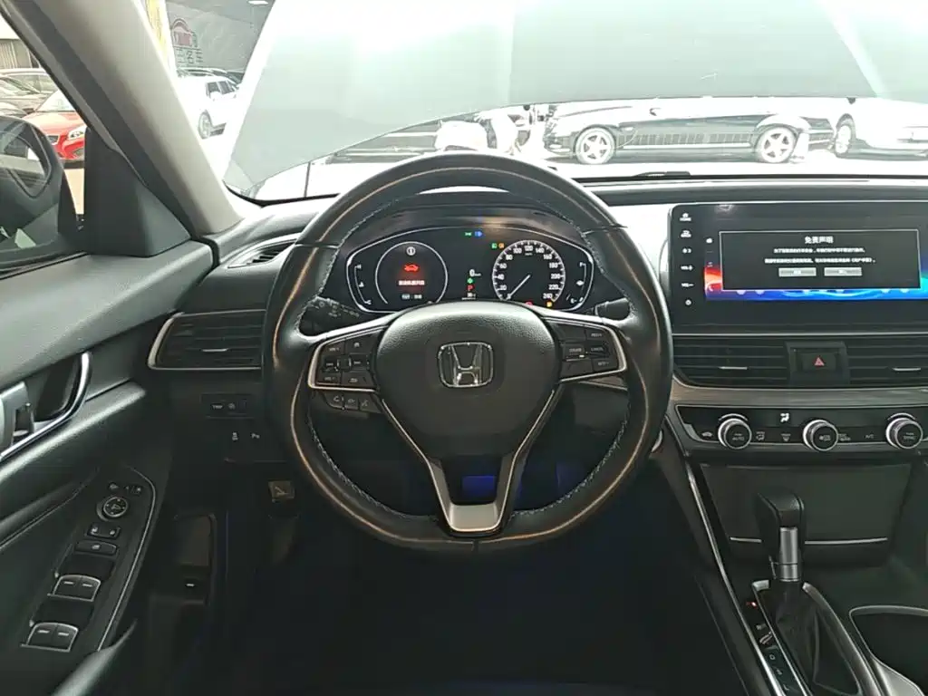 Honda Accord — миниатюра 11