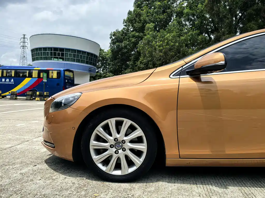 Volvo V40 2014 2.0T