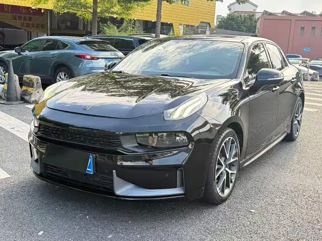 2019 Lynk & Co 03
