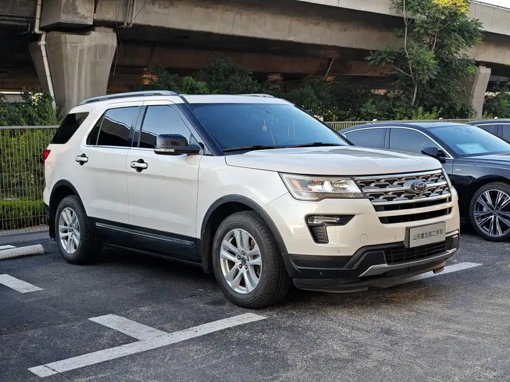Ford Explorer (Import) — миниатюра 3