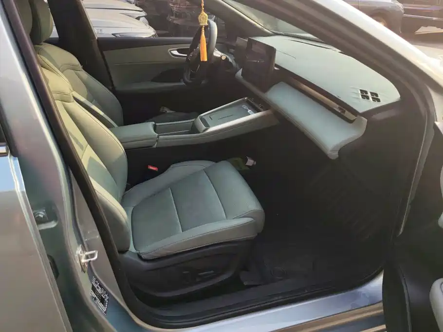 Roewe D6 — миниатюра 8
