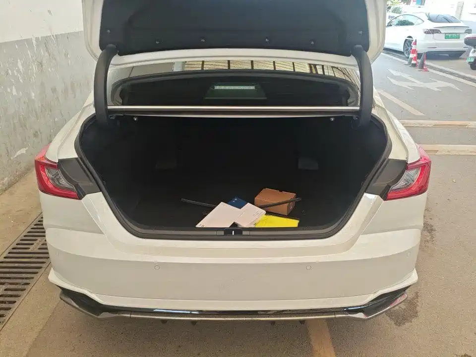 Toyota Camry Hybrid 2.0HXS Sport Plus Edition, фото 9
