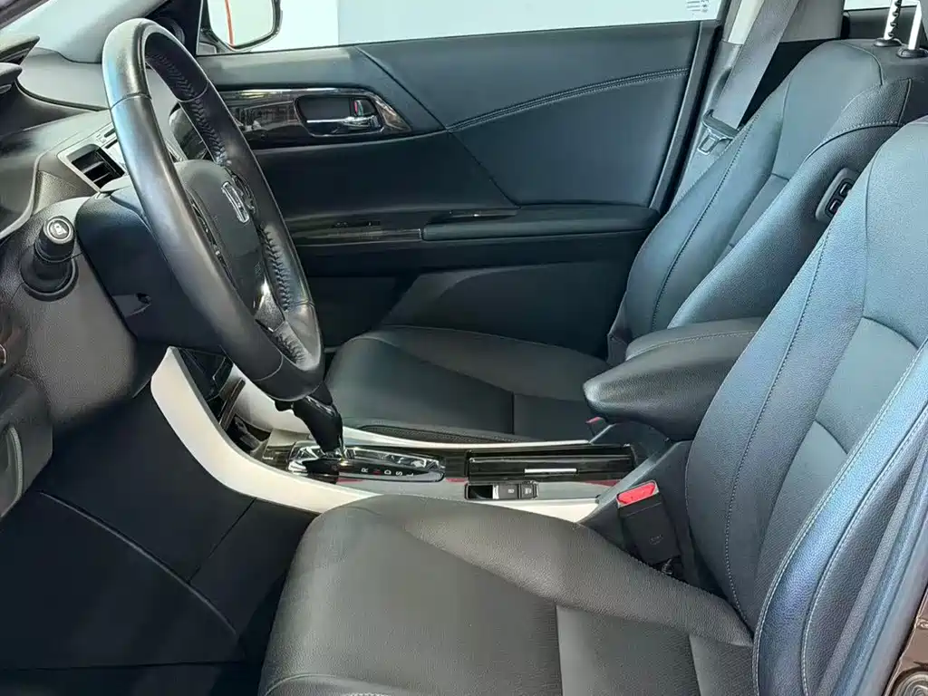 Honda Accord — миниатюра 8