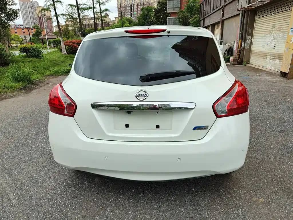 Nissan Tiida — миниатюра 8