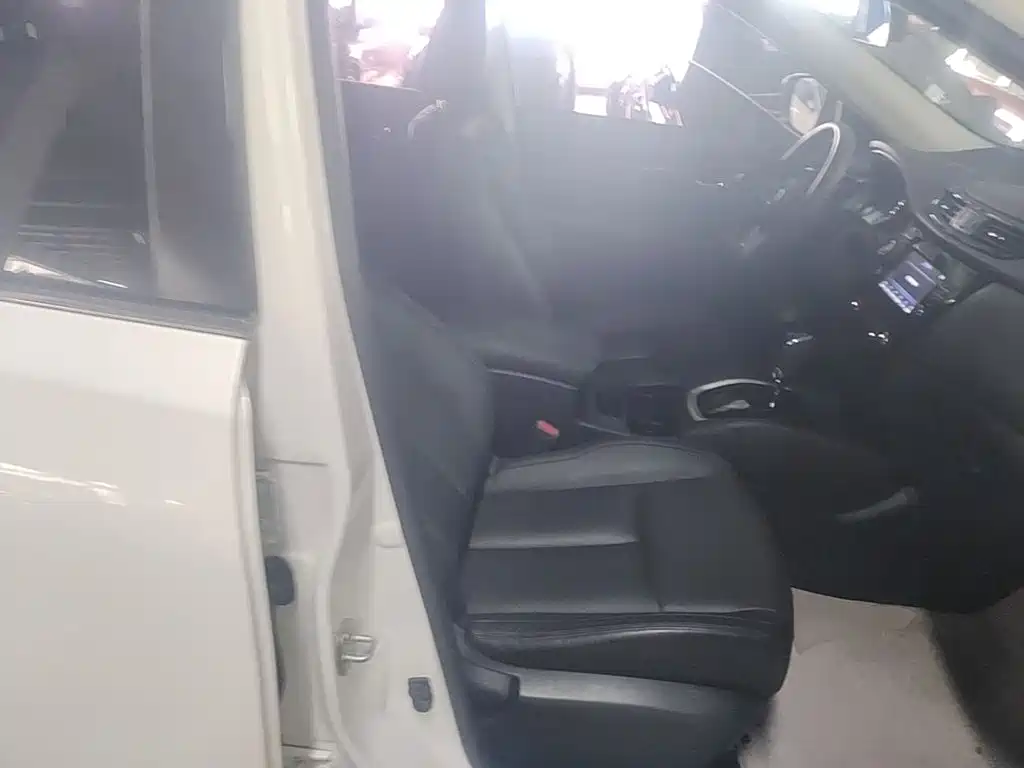 Nissan X-Trail — миниатюра 20
