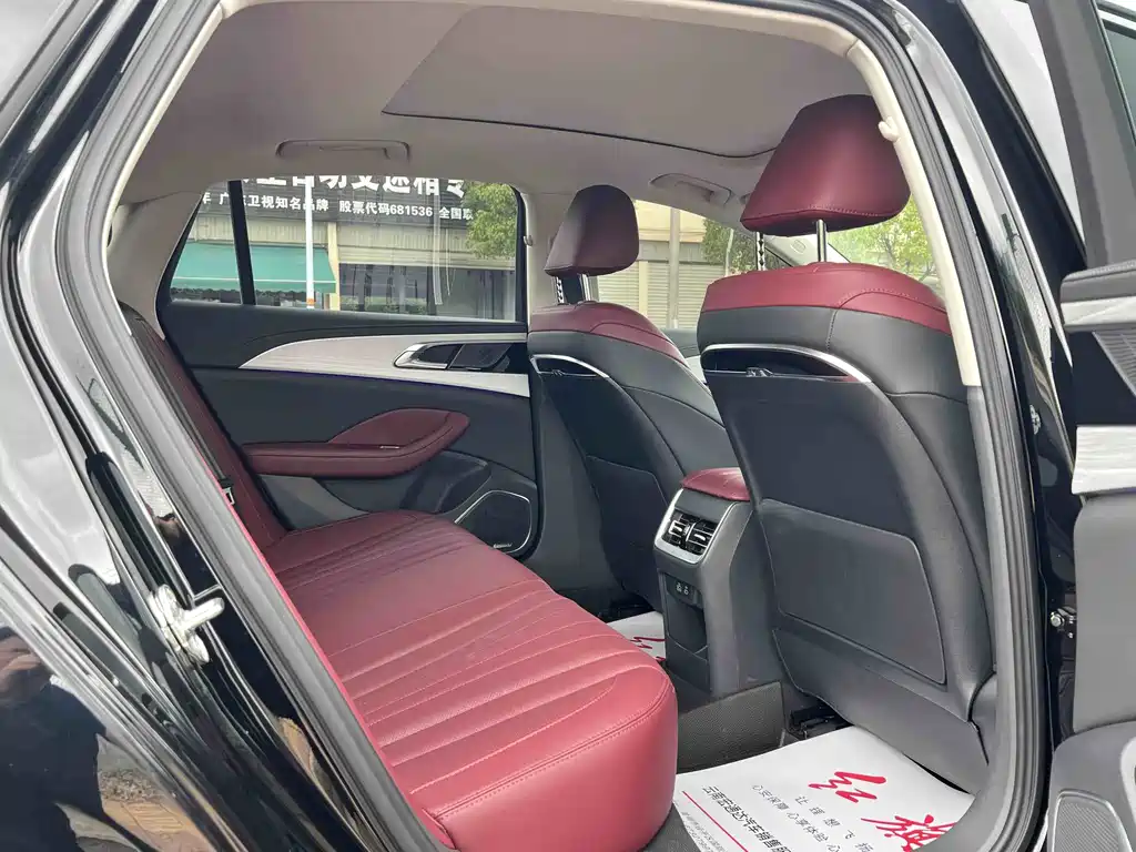 Hongqi Hongqi H5 — миниатюра 7