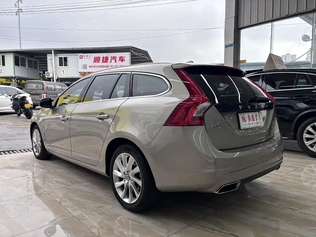 Volvo V60 2015 T5
