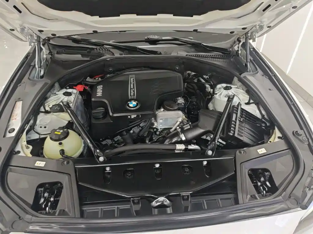 BMW 5 Series — миниатюра 20