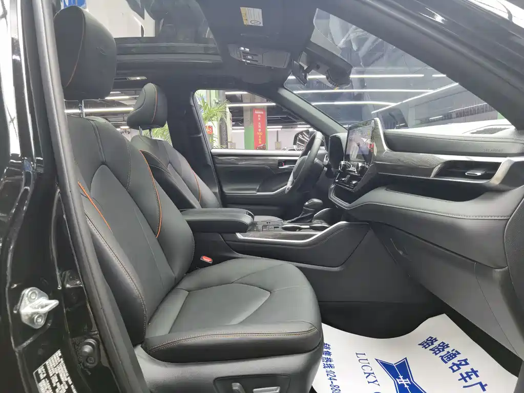 Toyota Crown Kluger — миниатюра 8