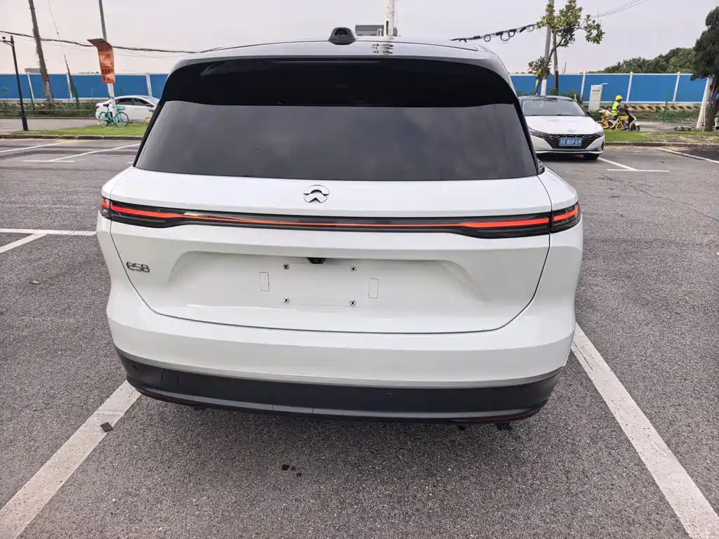 NIO ES8 — миниатюра 6