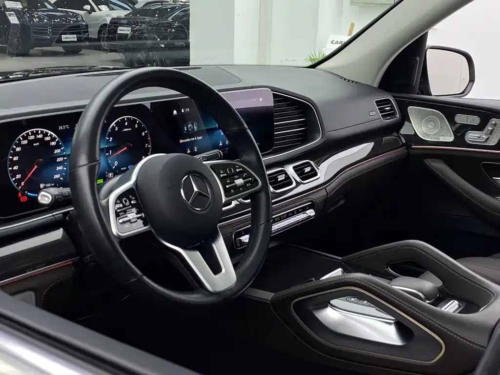 Mercedes-Benz GLS — миниатюра 39