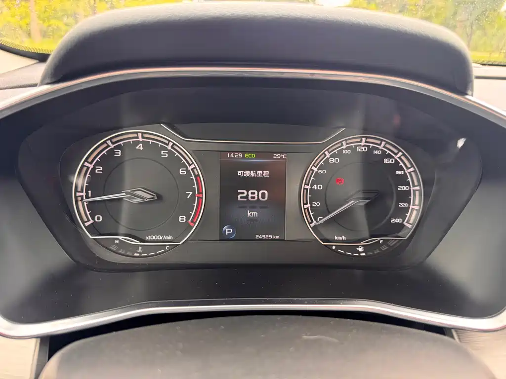 Geely Binyue - фото 18