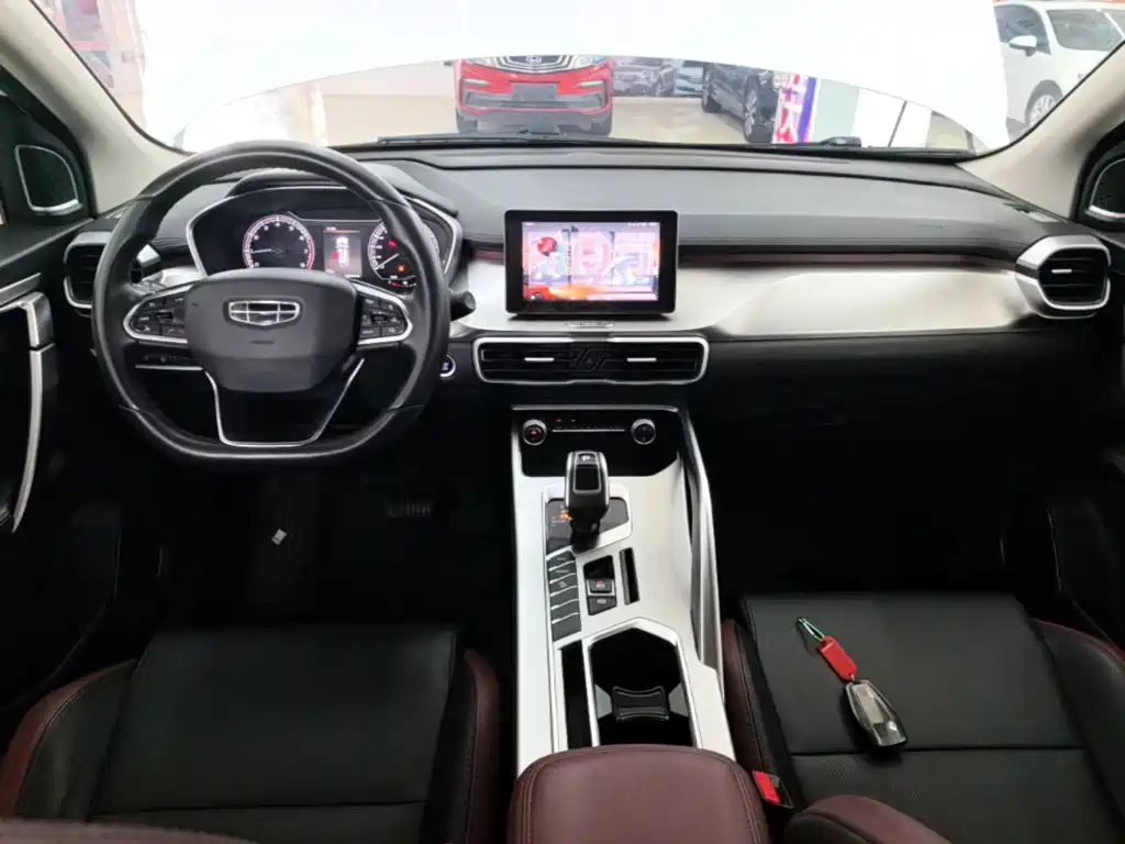 Geely Binyue — миниатюра 10