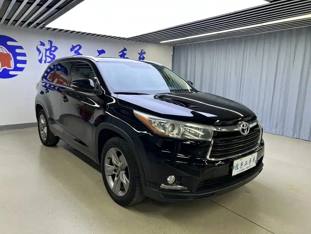 TOYOTA HIGHLANDER