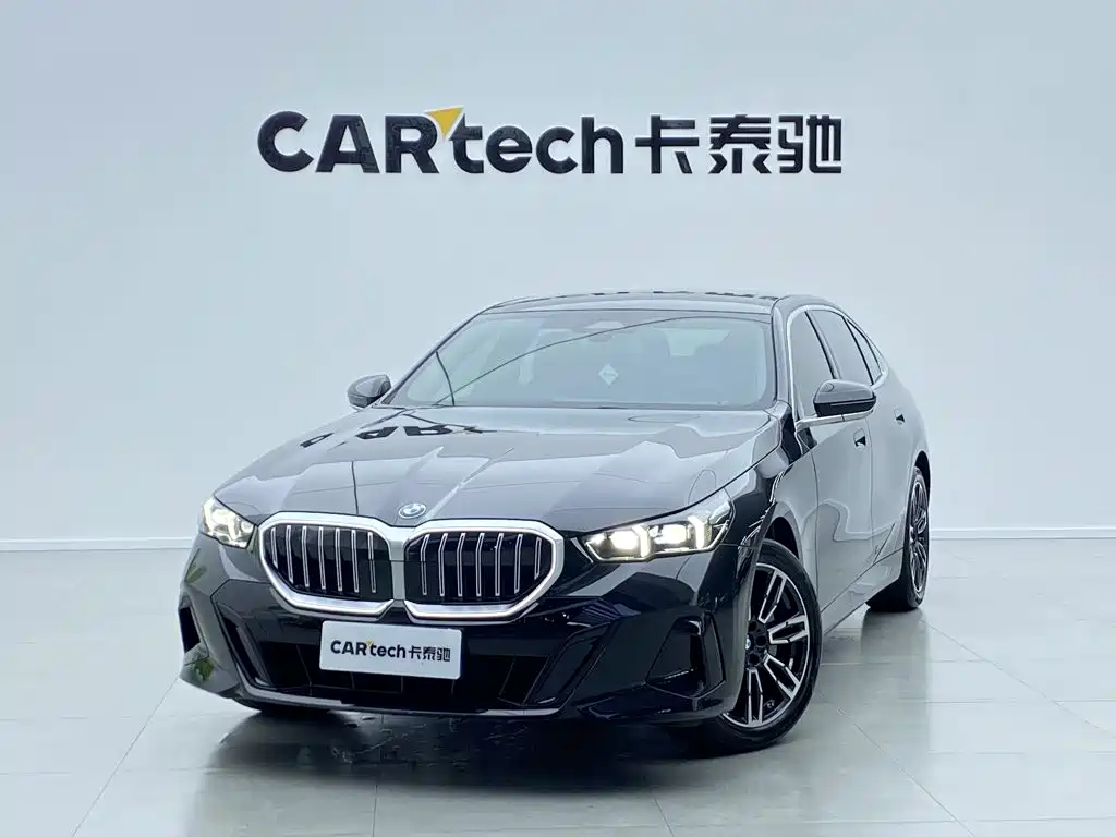 BMW 5 Series — миниатюра 11