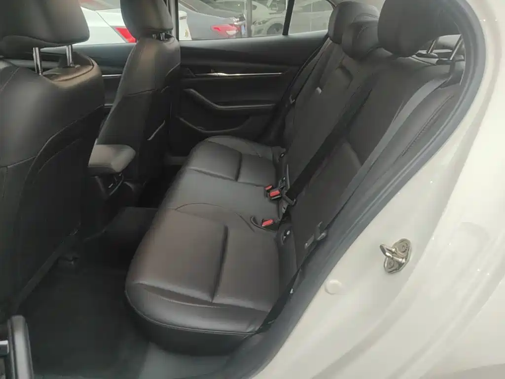 Mazda 3 Axela — миниатюра 17