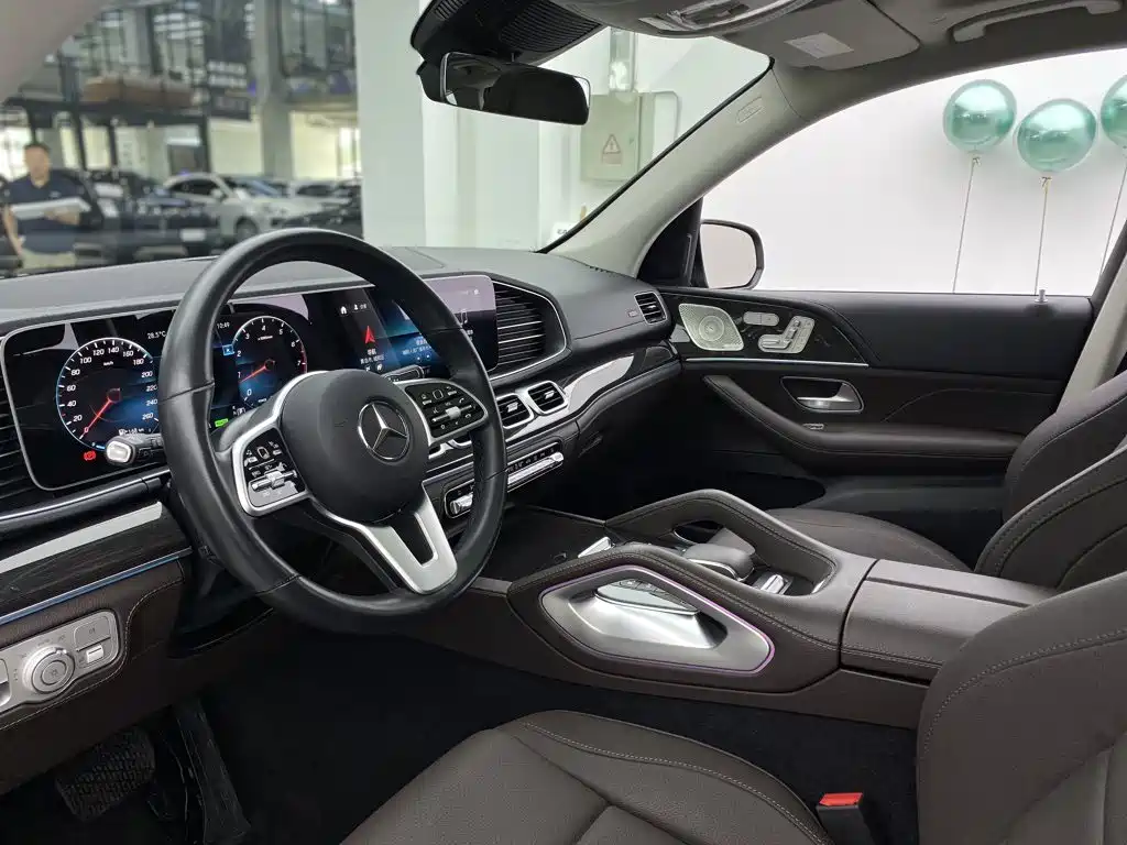 Mercedes-Benz GLS — миниатюра 31