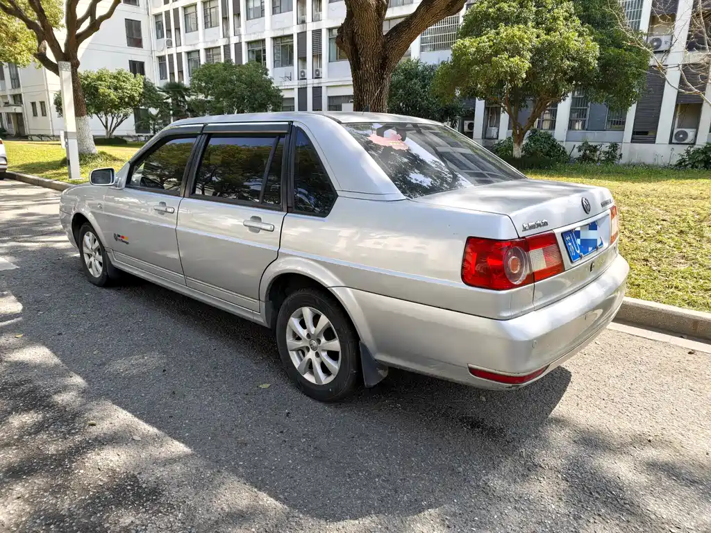Volkswagen Santana 2008 1.8L MT Comfort