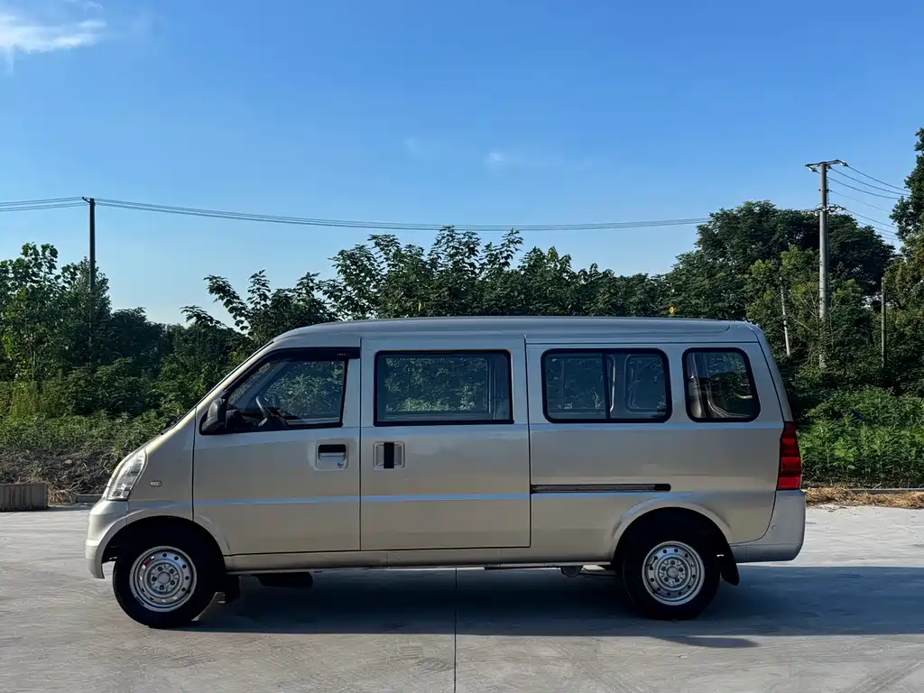 Wuling Rongguang — миниатюра 3