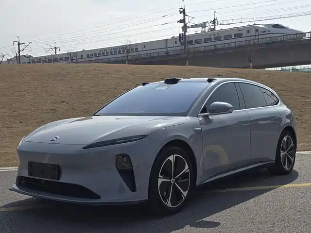 NIO NIO ET5T 2024