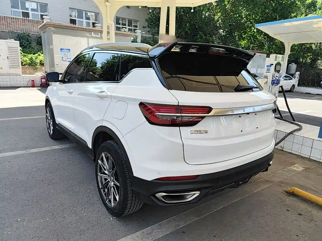 Geely Binyue — миниатюра 5