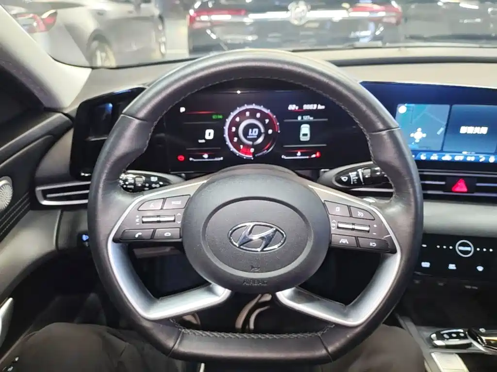 Hyundai Elantra — миниатюра 11