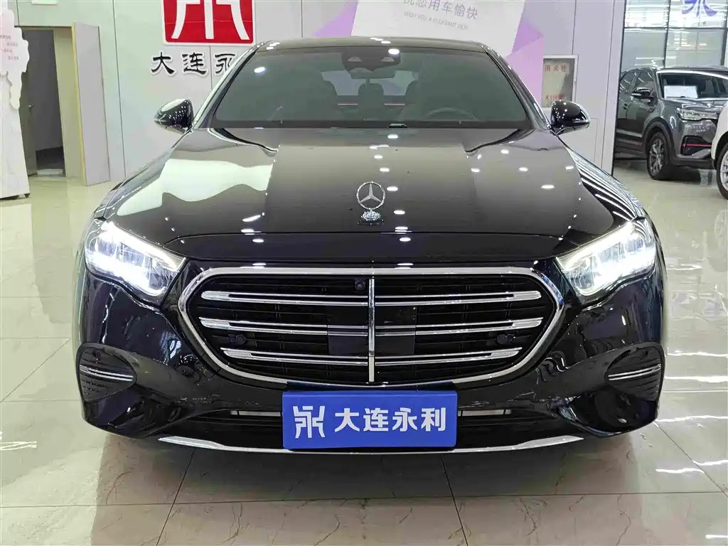 Mercedes-Benz E-Class — миниатюра 2