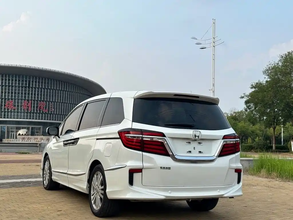 Honda Elysion — миниатюра 6