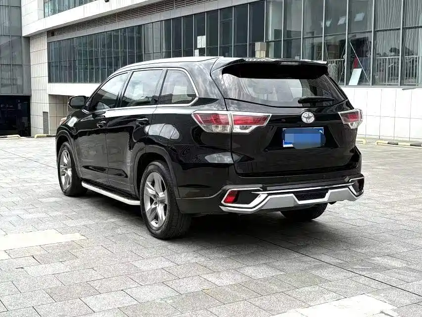 Toyota Highlander — миниатюра 10