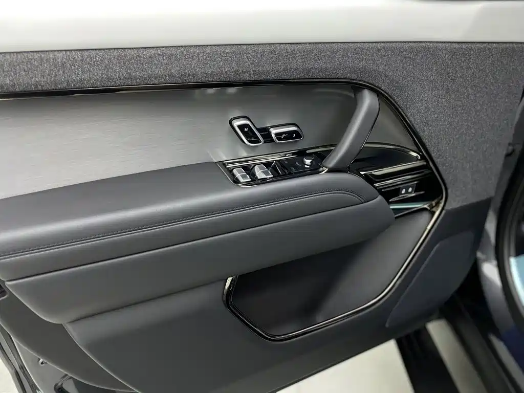 Land Rover Sport — миниатюра 17