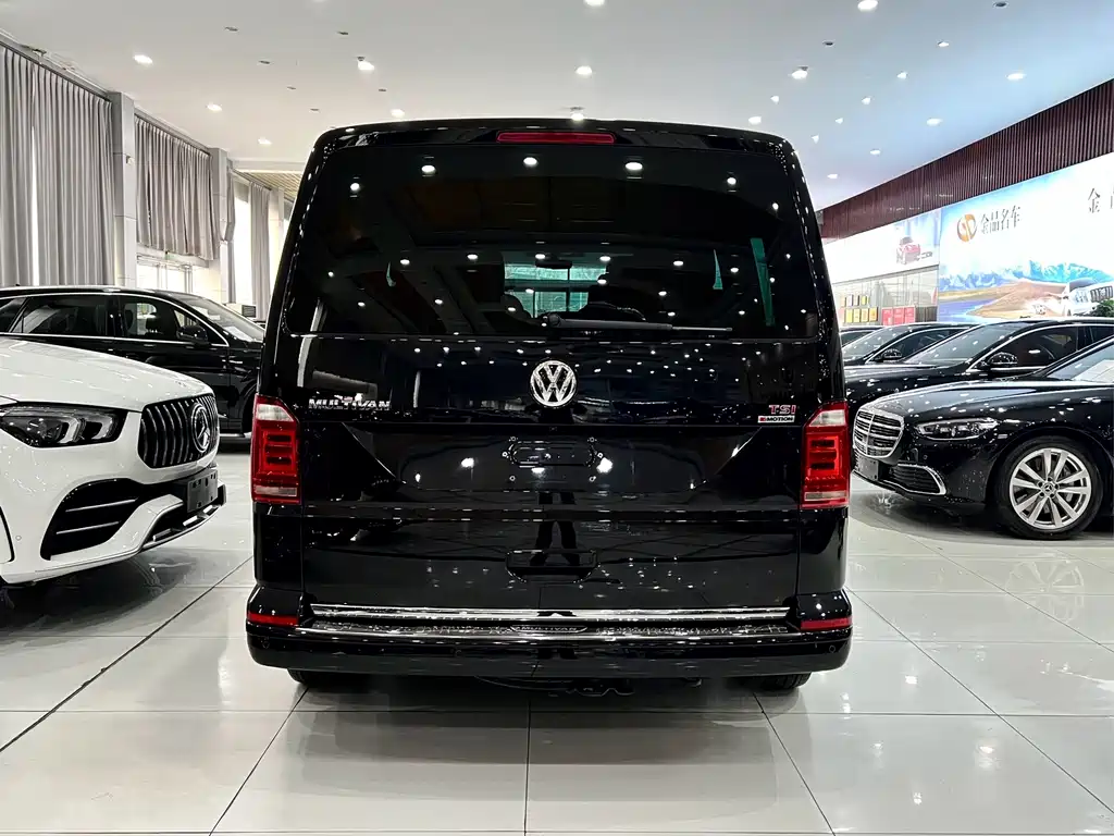 Volkswagen Multivan — миниатюра 5