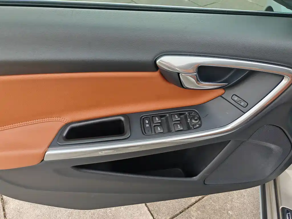 Volvo V60 — миниатюра 8