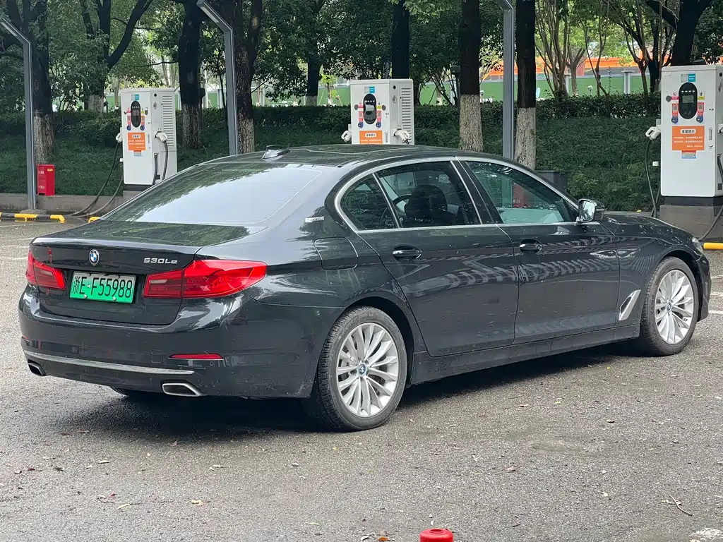 BMW 5 Series New Energy — миниатюра 6