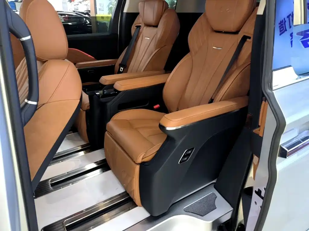 Hongqi Hongqi HQ9 — миниатюра 17