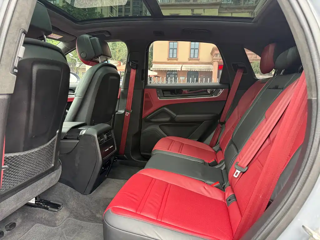 Porsche Cayenne — миниатюра 15