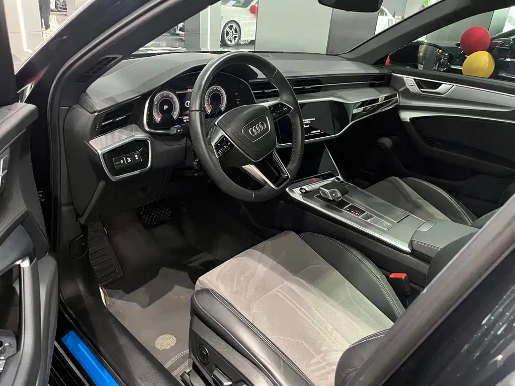 Audi A6L 2024 40 TFSI Luxury