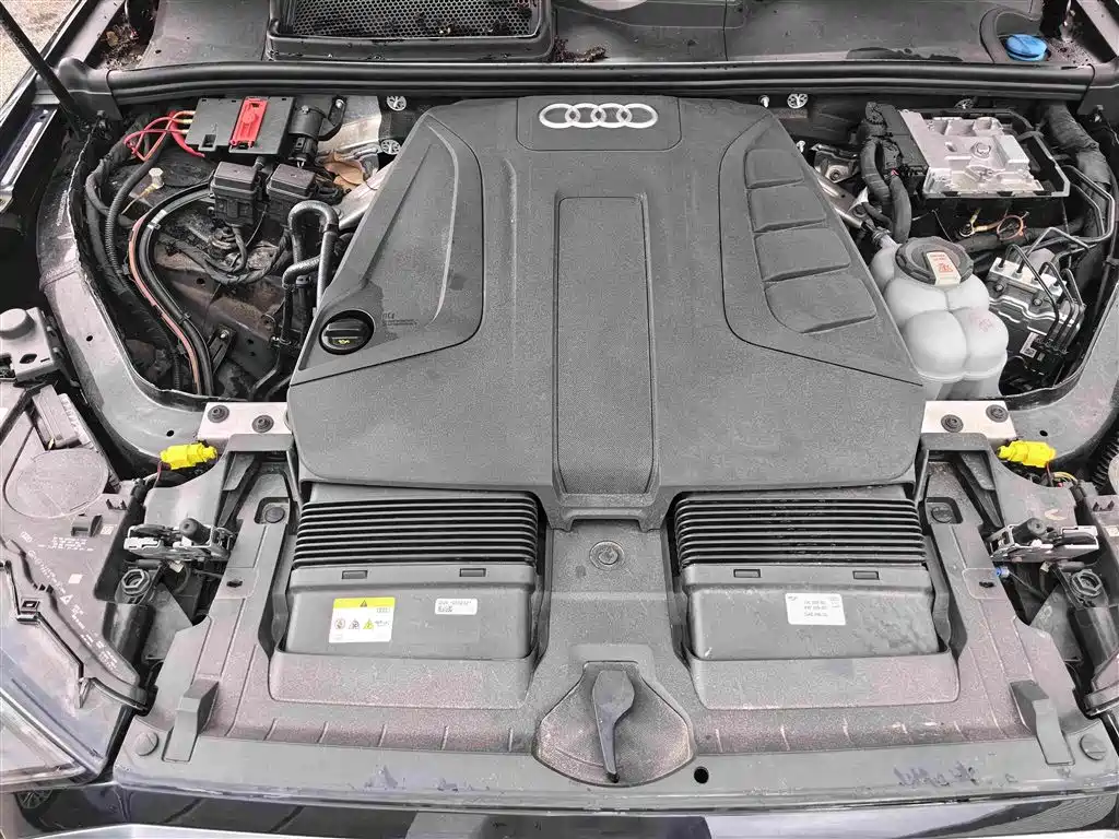 Audi Q7 2023 45 TFSI quattro S line Sport