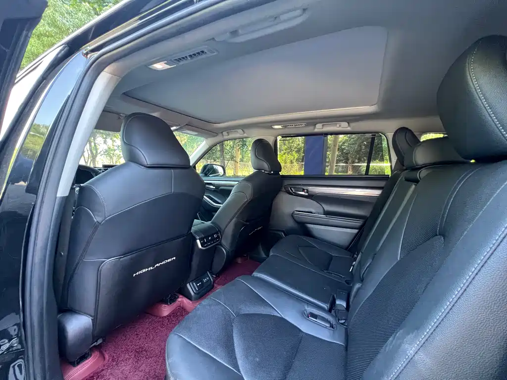 Toyota Highlander 2022 2.5L 7 мест