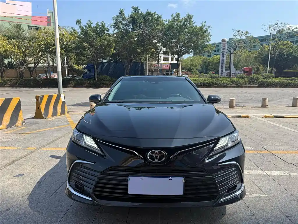 TOYOTA CAMRY