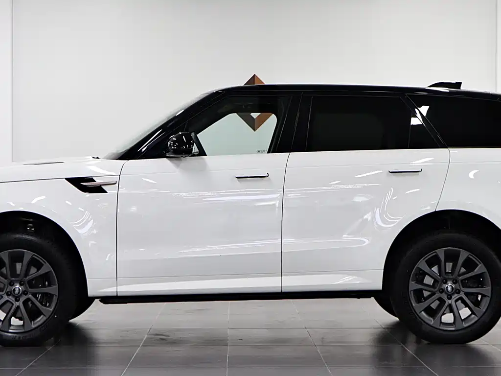Land Rover Range Rover Sport 2023 400PS Dynamic SE