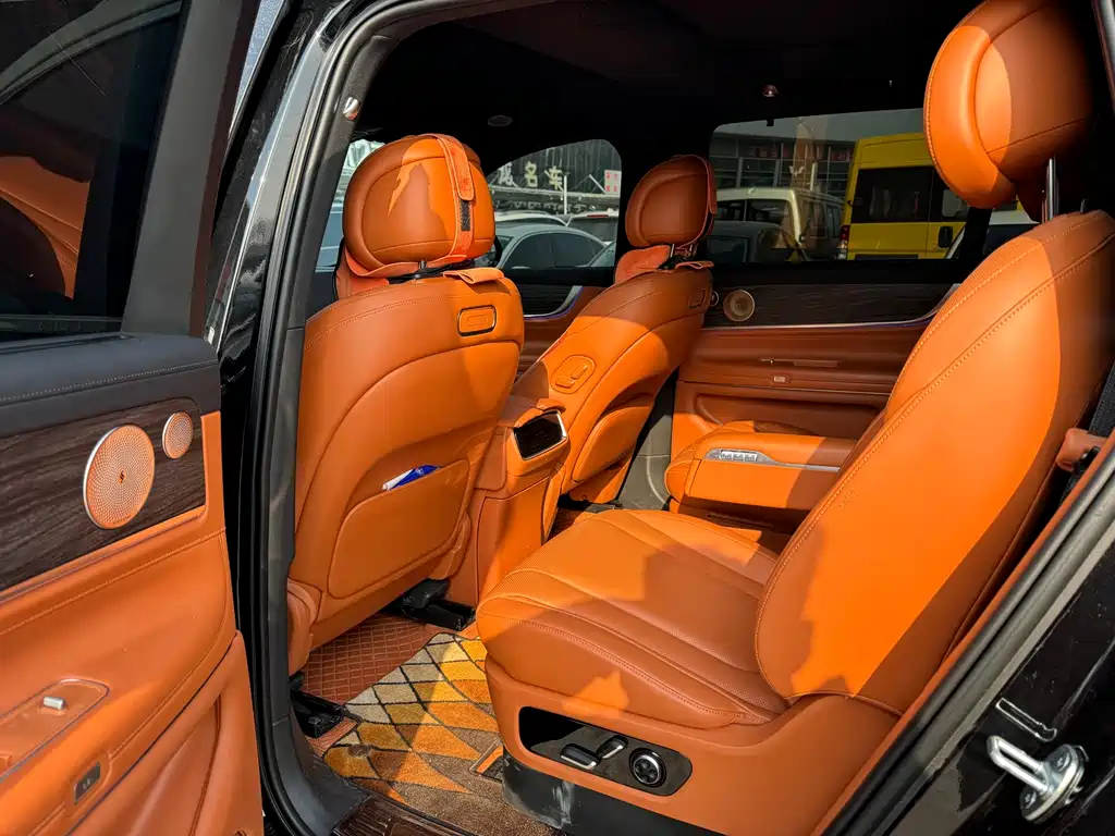 AITO ASK THE WORLD M9