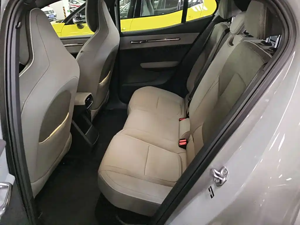 Volvo EX30 — миниатюра 17