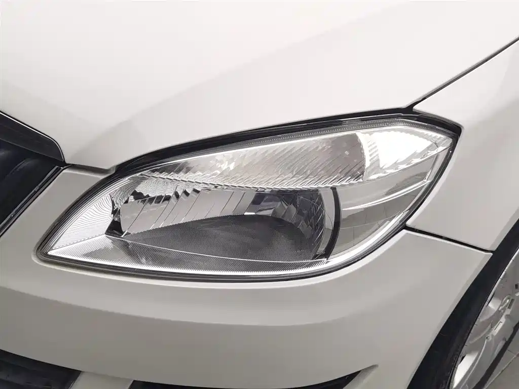 Skoda Fabia 2012 1.4L MT
