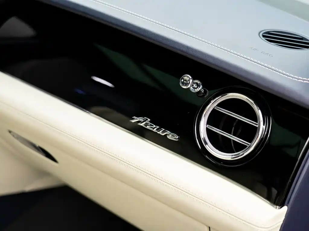 Bentley Bentayga — миниатюра 18