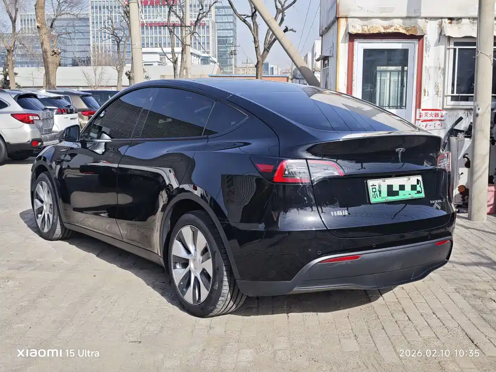 TESLA MODEL Y